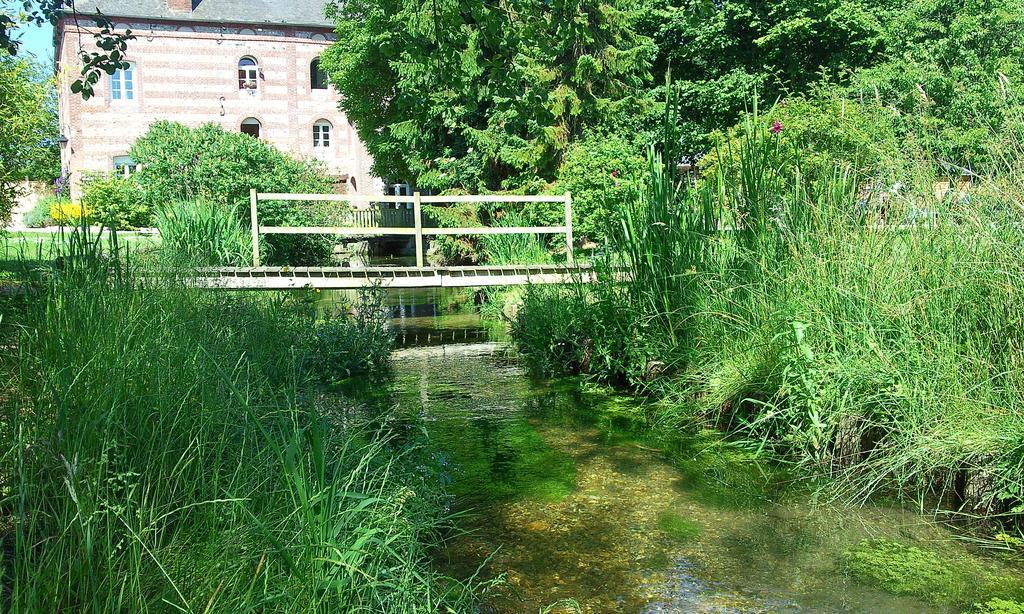 Gite de l'Ancien Moulin Valmont  Extérieur photo